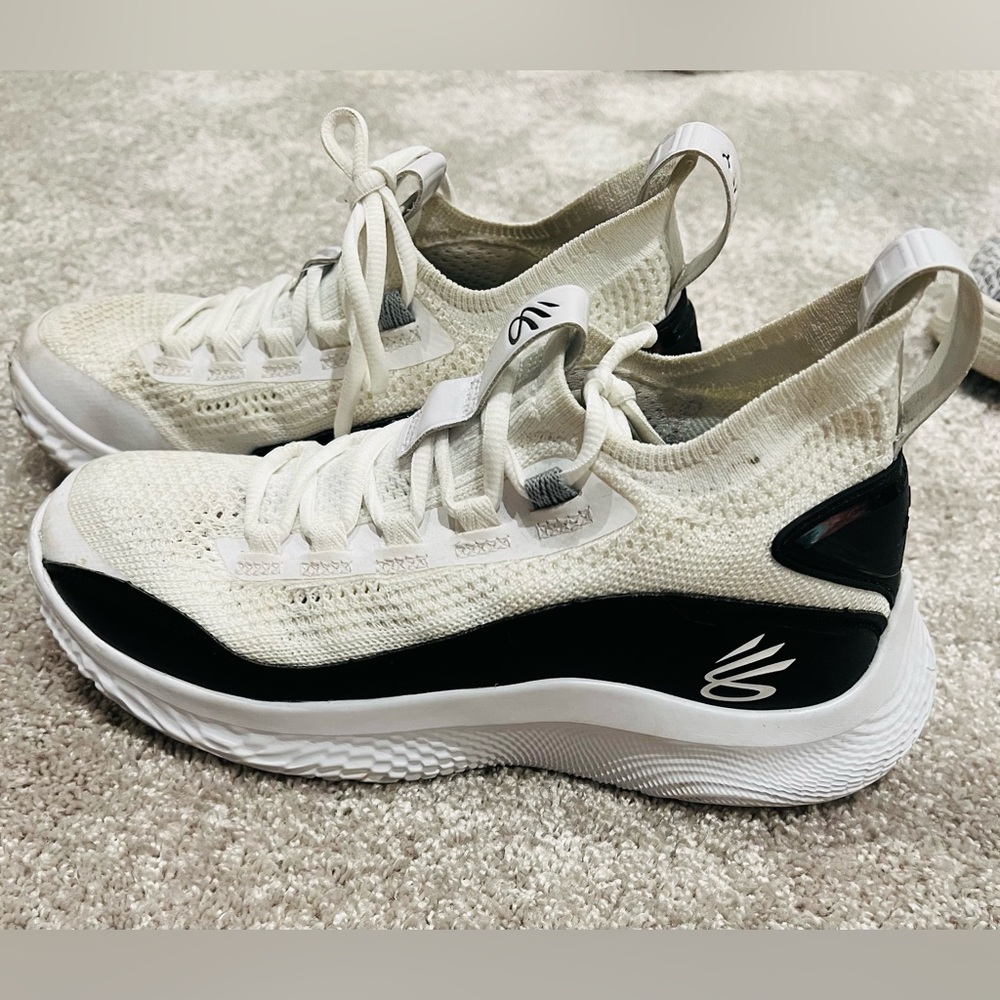 Stephen Curry basketball shoes size 6.5 with box
